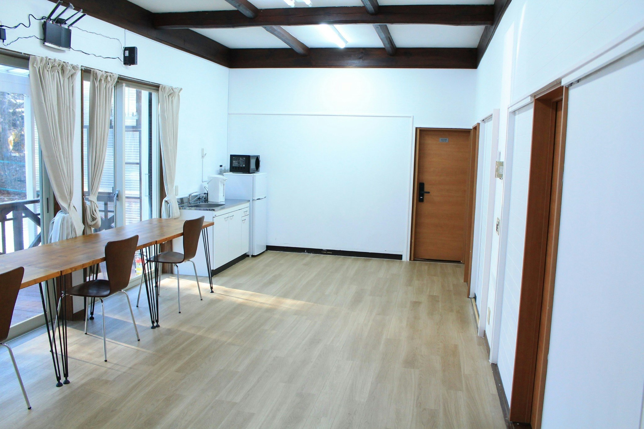 山中湖|森に囲まれた庭園と月灯りに癒される宿|彩の宿 月屋 一棟貸切