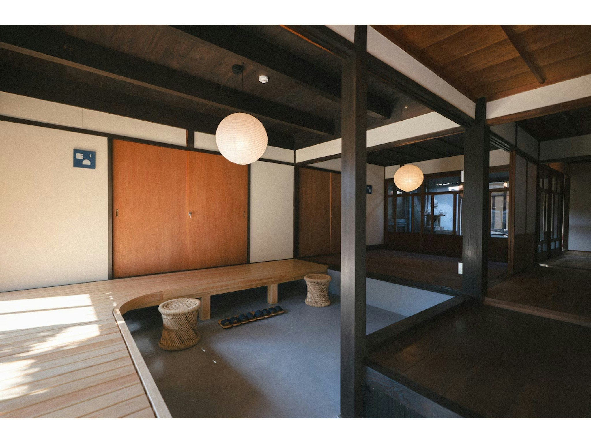 【禁煙】「泊まれるデニム屋」瀬戸内海を望むデニムの街・児島。街の中に佇む一棟貸しの宿泊施設