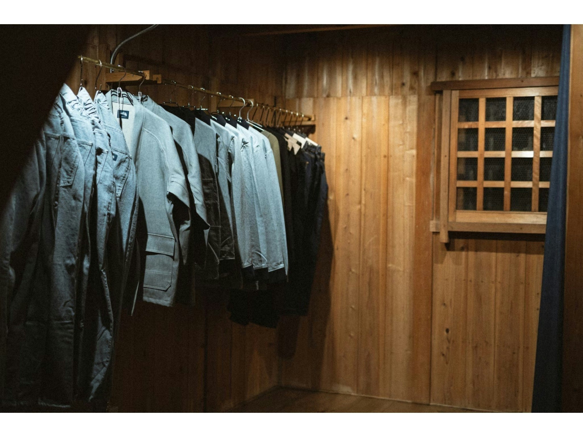 【禁煙】「泊まれるデニム屋」瀬戸内海を望むデニムの街・児島。街の中に佇む一棟貸しの宿泊施設