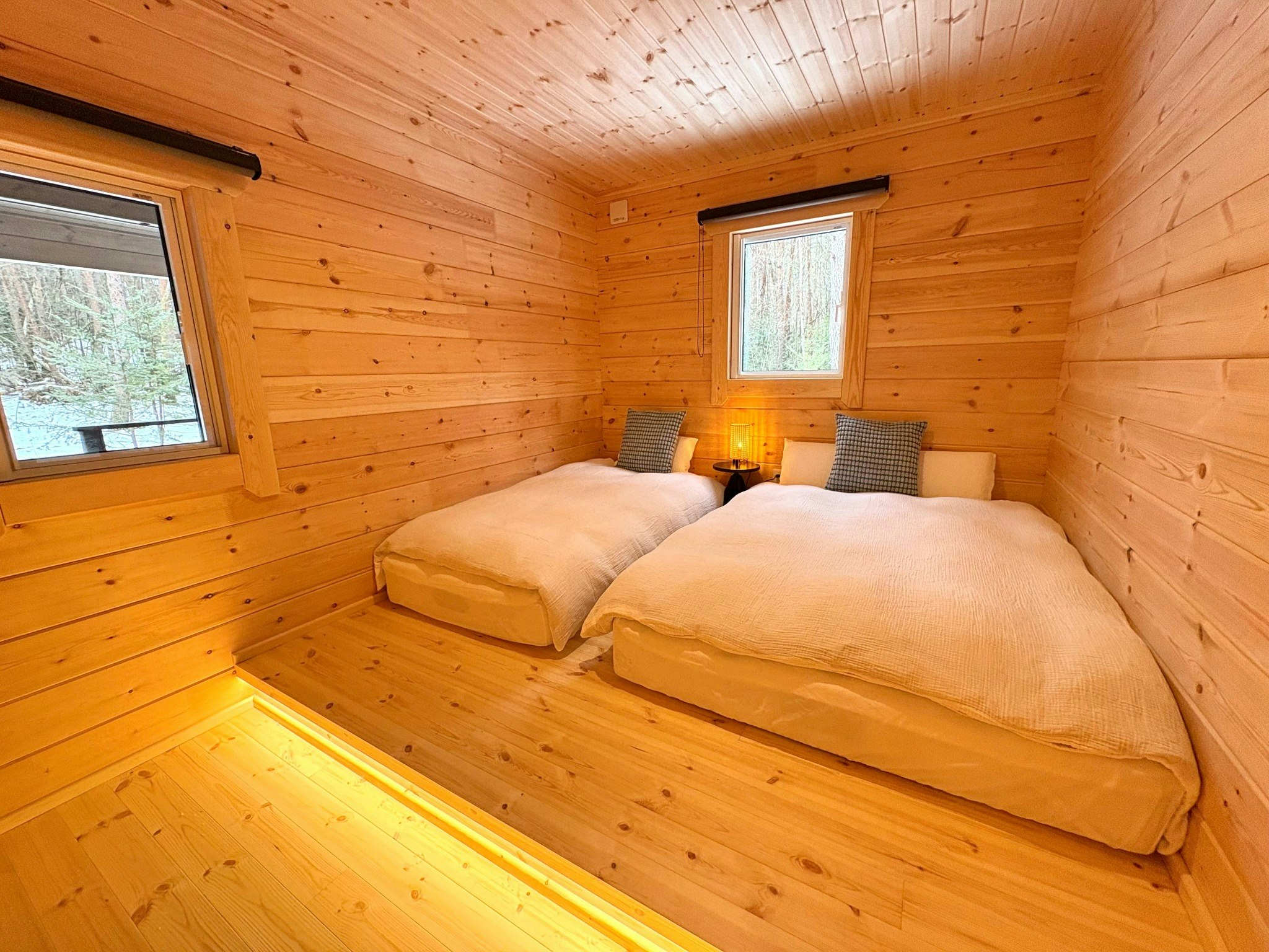 フィンランドサウナと本格的炭火BBQ、薪ストーブを楽しむ森ステイ