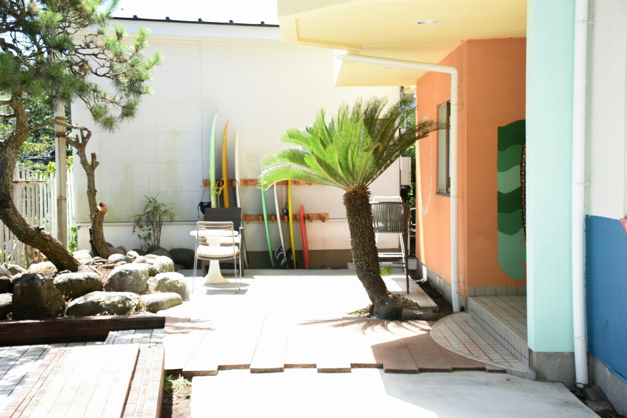 個室セミシングル 3台|定員3名|共用シャワー|海と風の隠れ家