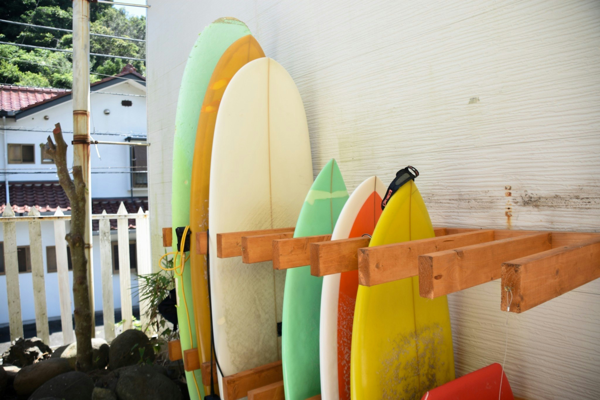 個室セミシングル 3台|定員3名|共用シャワー|海と風の隠れ家