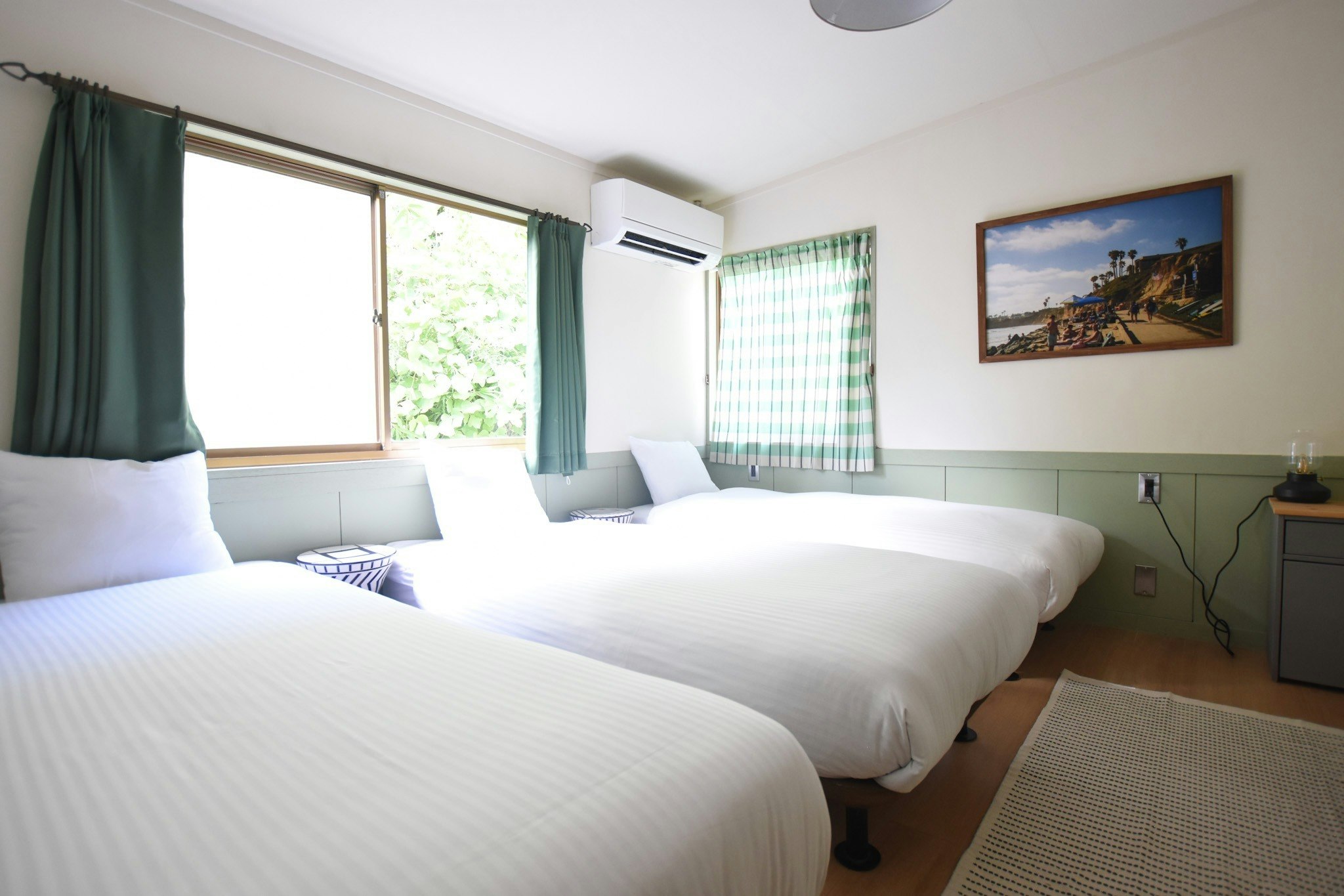 個室セミシングル 3台|定員3名|共用シャワー|海と風の隠れ家