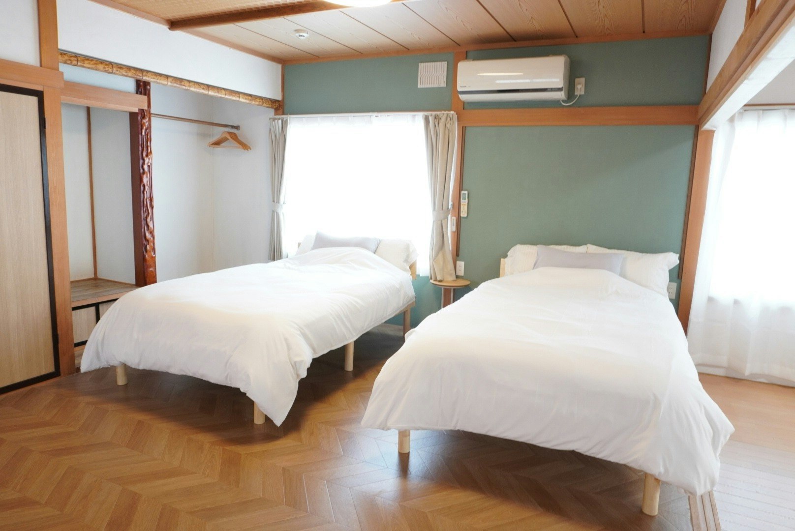 【お子様連れ歓迎】広々リビング&清潔な寝室|Wi-Fi・駐車場無料|観光アクセス抜群