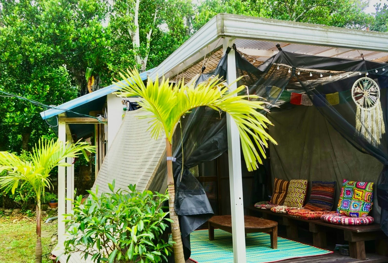 自然に囲まれた一棟貸し宿/マンゴーや島バナナの木、琉球古民家を眺められ島暮らし気分