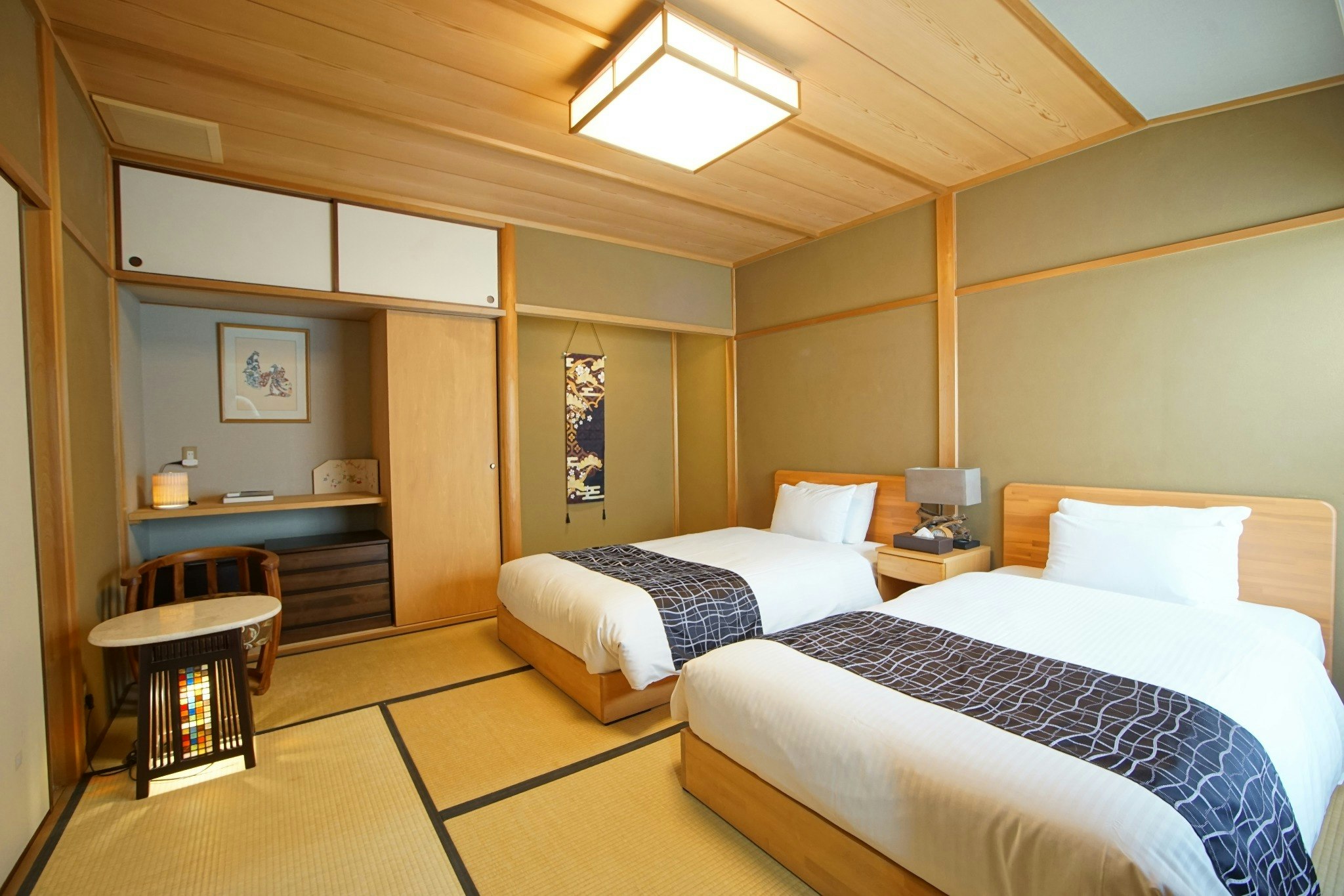 京都の歴史に囲まれた高級ゲストハウス。舞妓さんの街で贅沢体験。