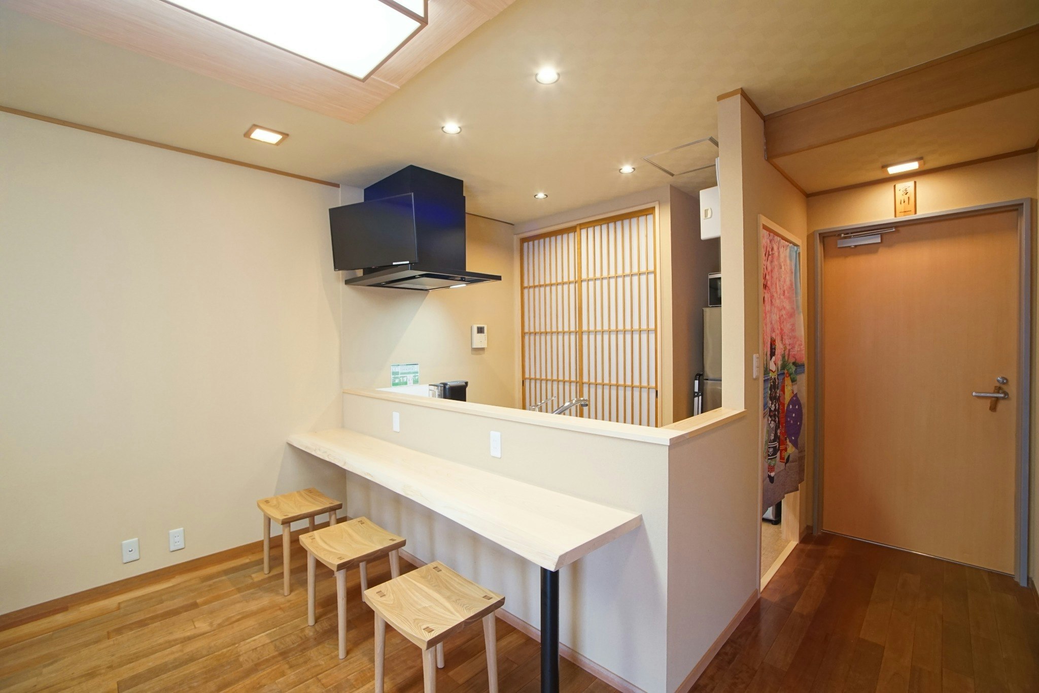 京都の歴史に囲まれた高級ゲストハウス。舞妓さんの街で贅沢体験。