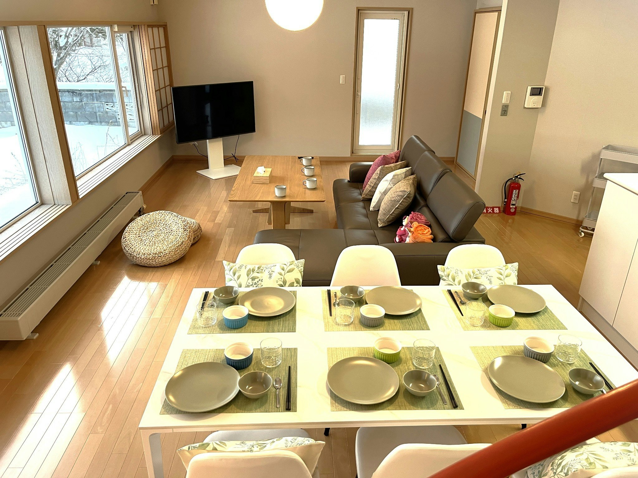 美瑛・富良野・旭川へ好アクセス!最大12名宿泊可の200平米5SLLDK邸宅・無料駐車場4台