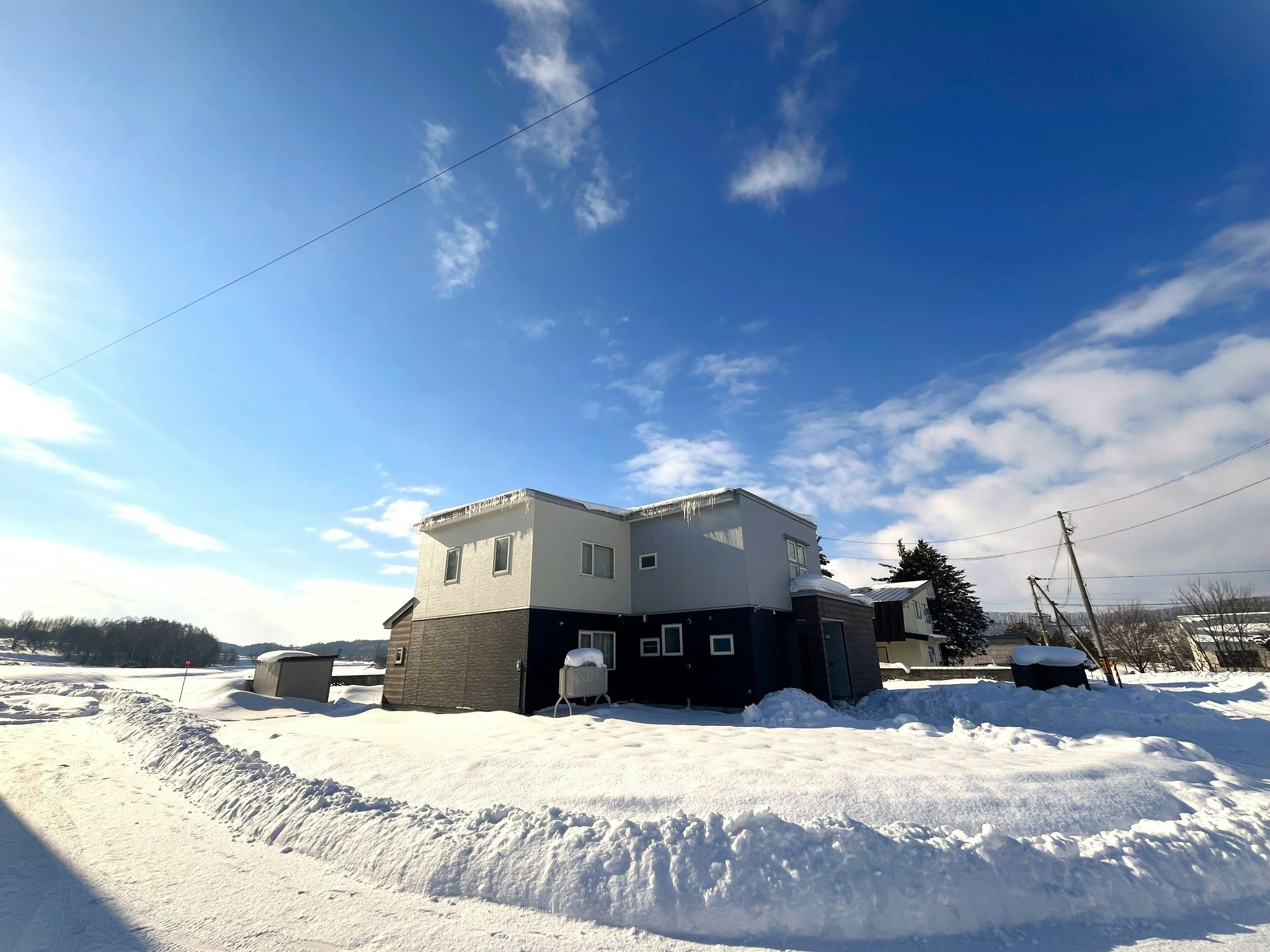 美瑛・富良野・旭川へ好アクセス!最大12名宿泊可の200平米5SLLDK邸宅・無料駐車場4台