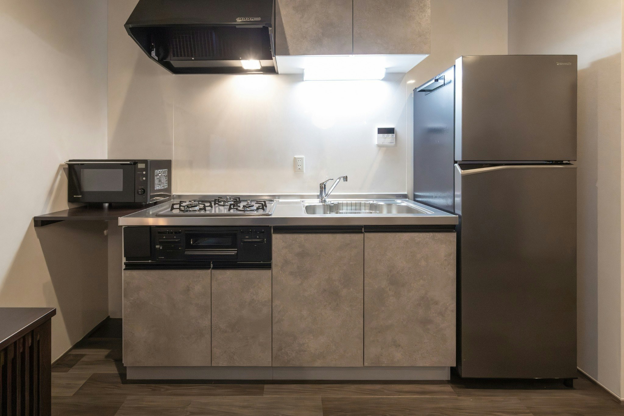 谷町六丁目駅徒歩1分!60m2広々2DK一軒家|最大6名|洗濯乾燥機付|大阪観光に最適