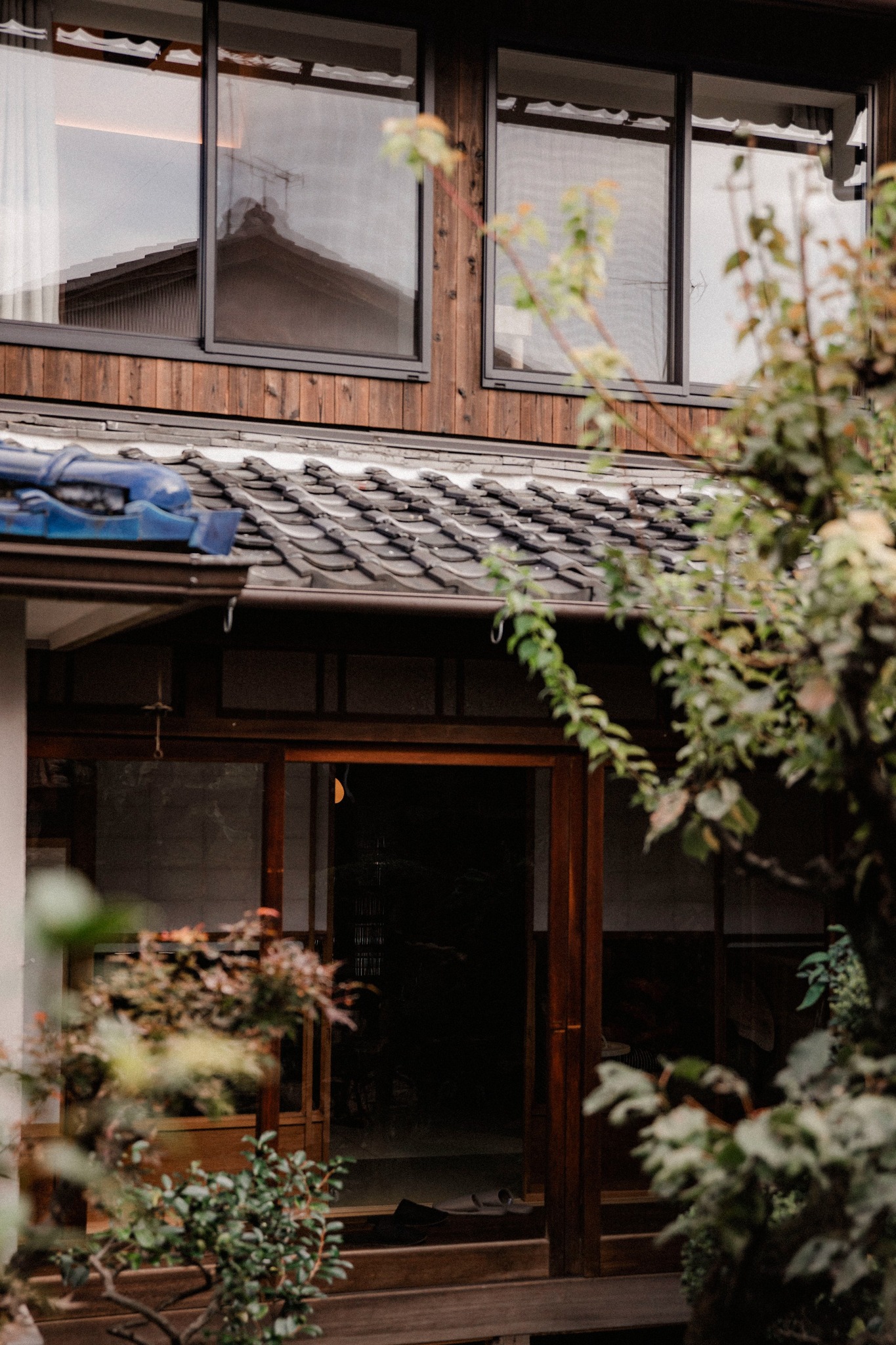 【Domo+ 五条七夜】旧質屋の京町家|二棟構成の静かな隠れ家|主屋+離れ・3寝室3浴室