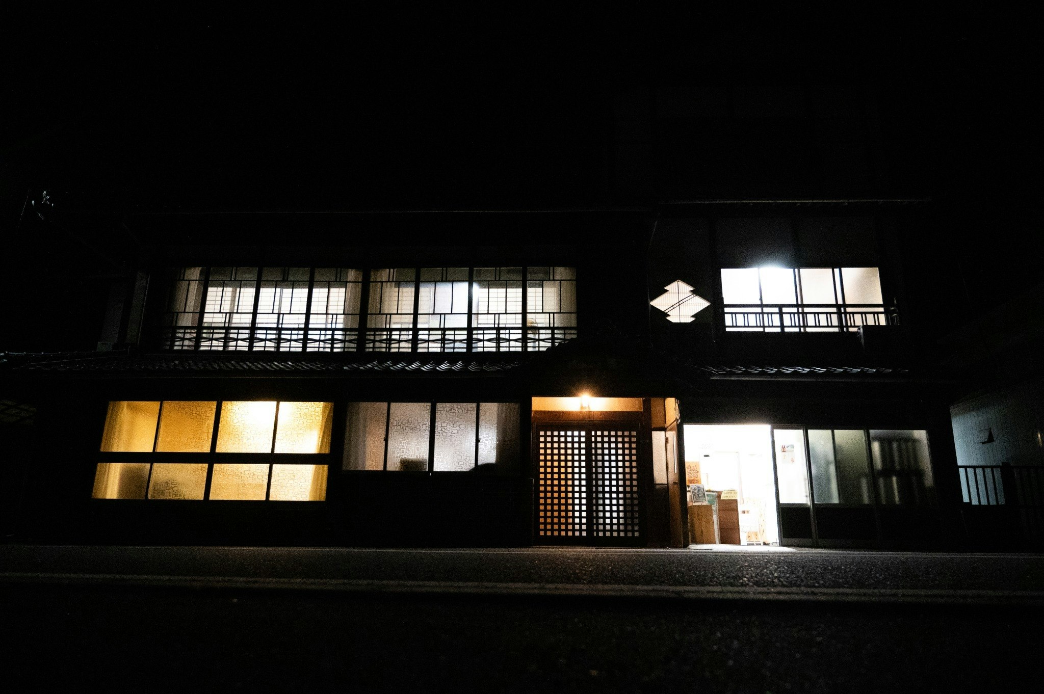 【1日1組限定】築110年の元旅館とクラフトビール醸造所。瀬戸内の離島で「歴史に泊まる」特別な休日