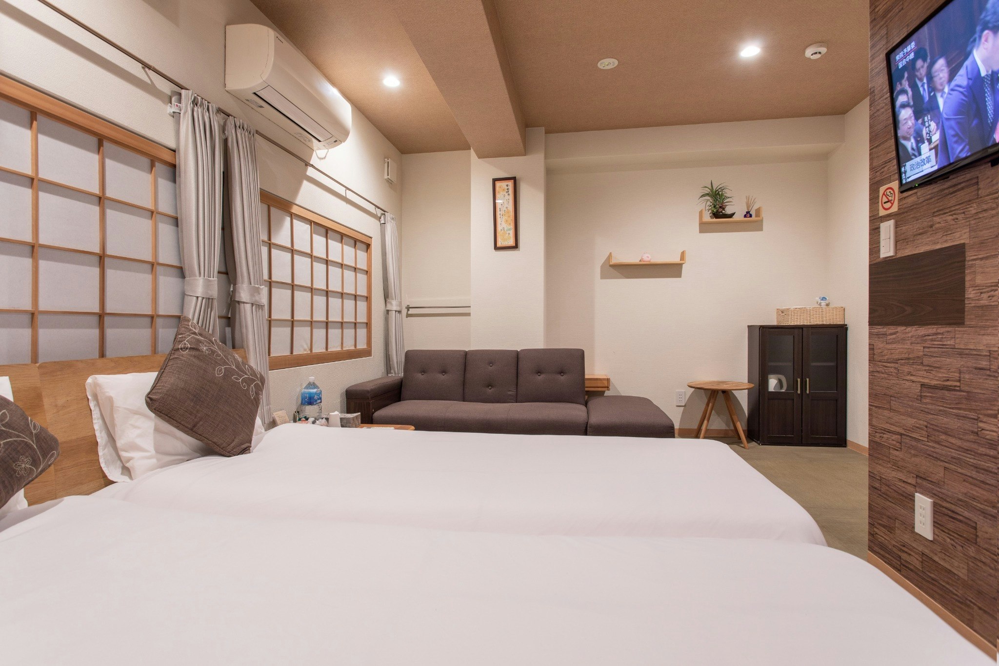 ROOM A洋室トリプル(30m2)|シングル2台+ソファベッド|バス・トイレ独立