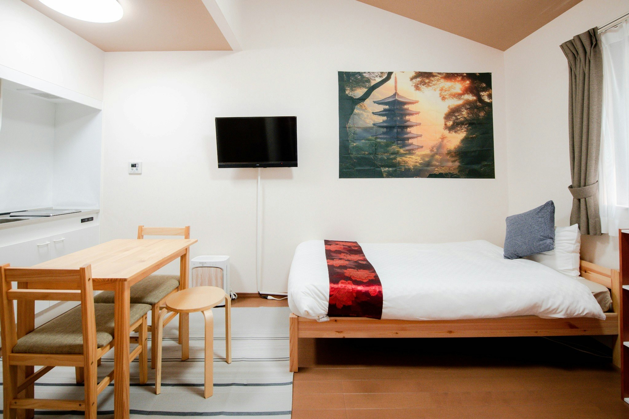 ノワール東寺INN二階|東寺・JR西大路駅近く|独立玄関付き、家族や友人に最適