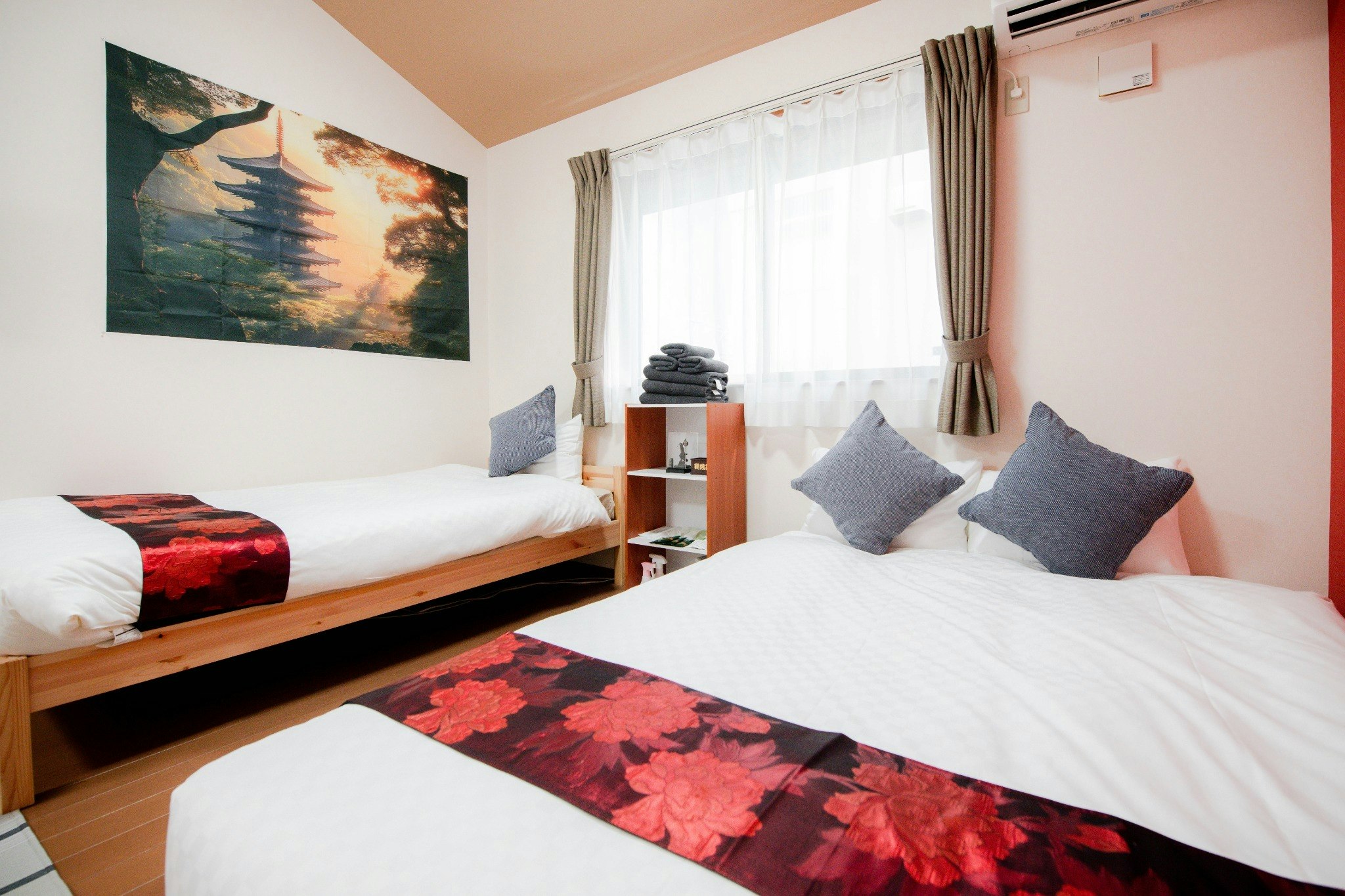 ノワール東寺INN二階|東寺・JR西大路駅近く|独立玄関付き、家族や友人に最適