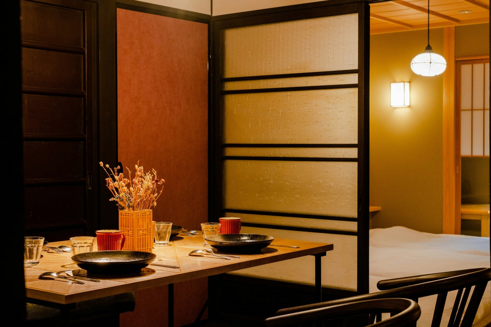 【二条白銀邸】洋室+和室、キッチンと小庭付きのお部屋