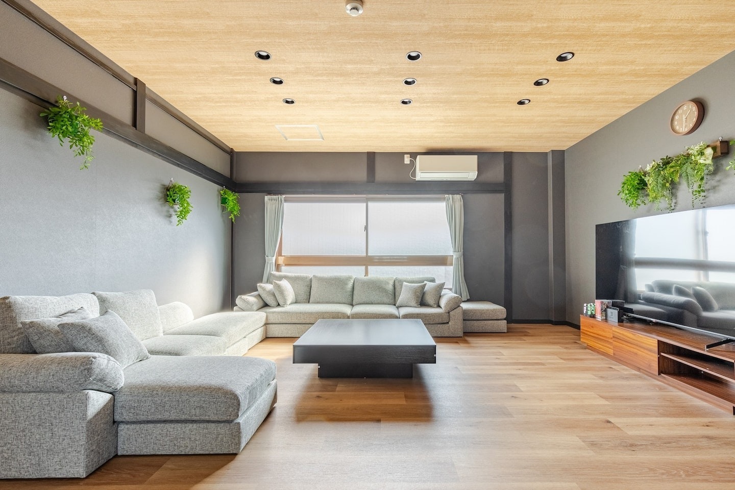 【en stay006】広々リビングとダイニングで癒しの空間(貸切部屋)