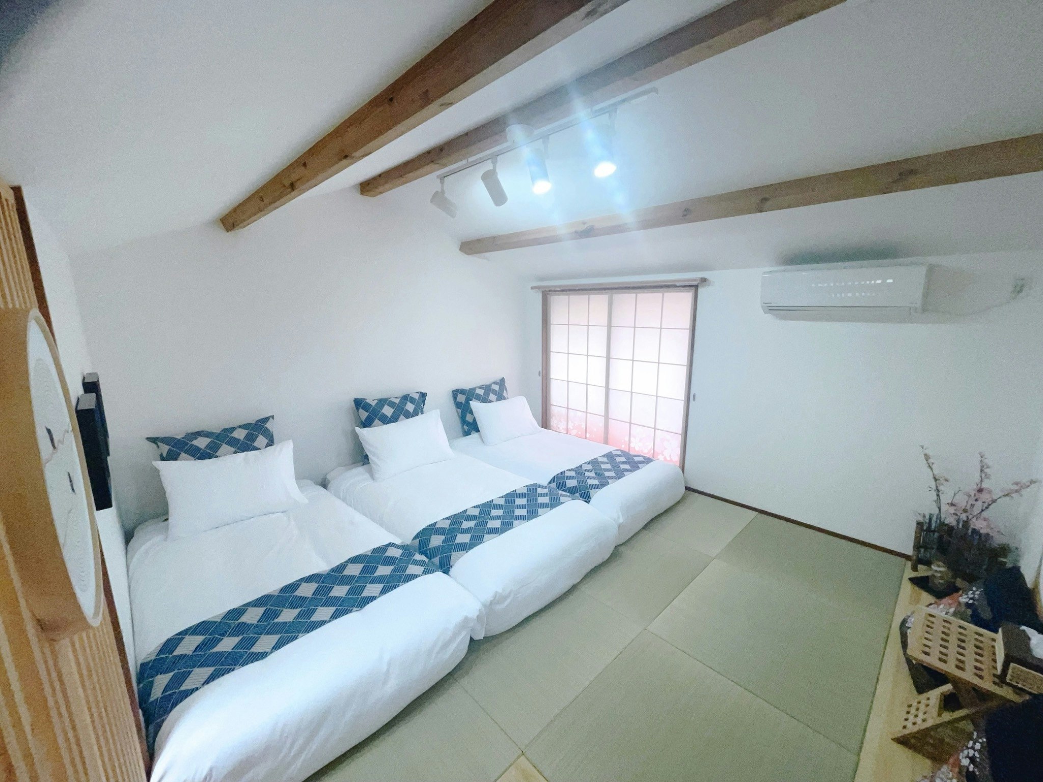 子供連れ家族大歓迎マリオテーマキッズ部屋