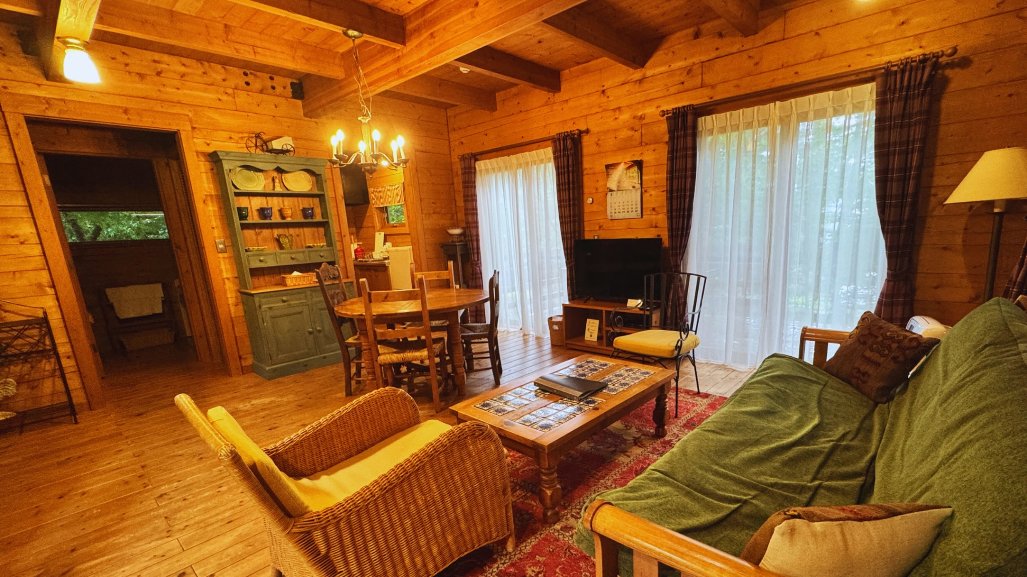 【1日1組限定】山中湖そば|森に囲まれたBESSログハウス|愛犬猫同伴OK&プライベートサウナ有