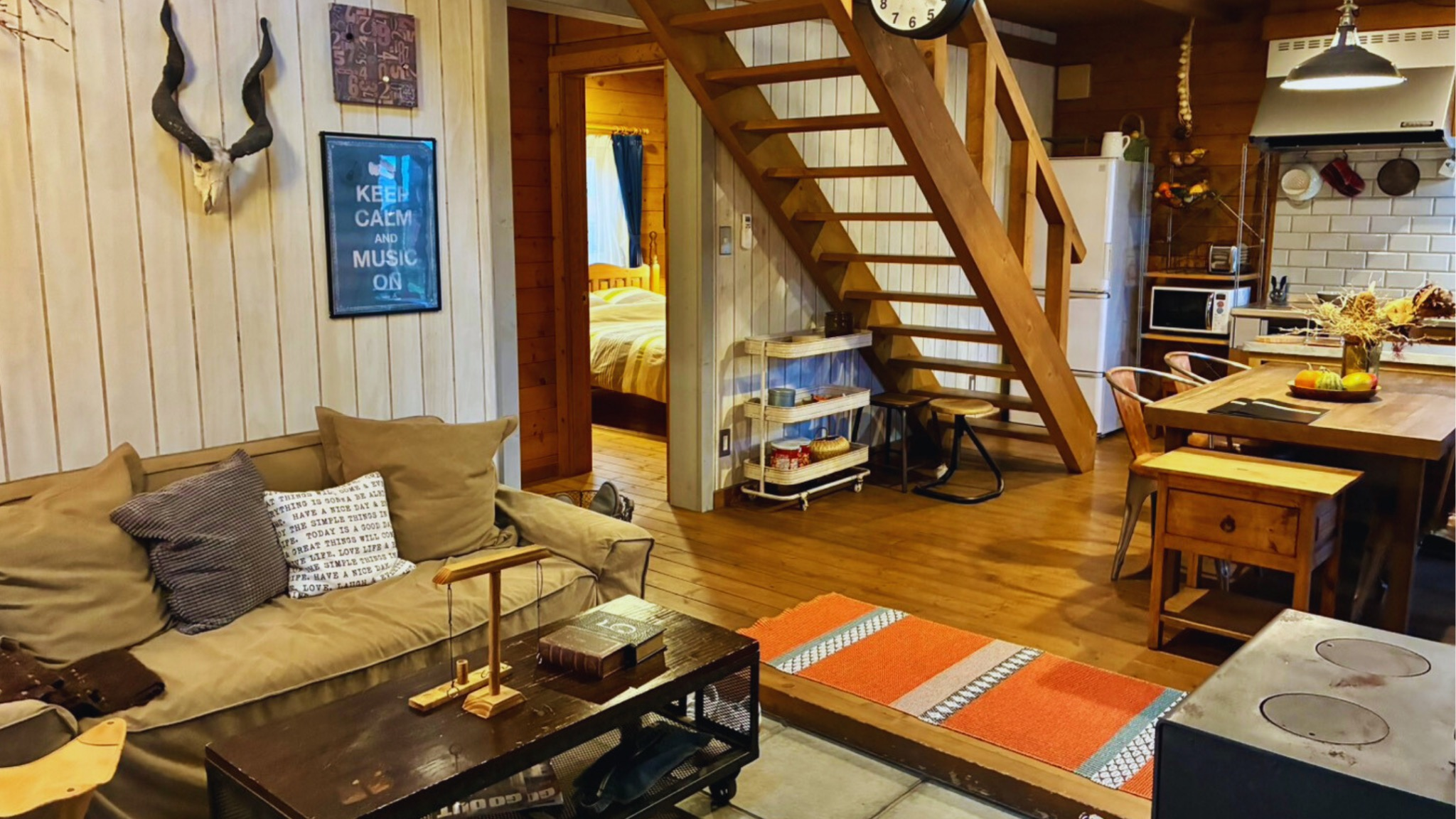 【1日1組限定】札幌/江別の薪ストーブが体験できるログハウス|土間リビング・木の香り|BESS札幌