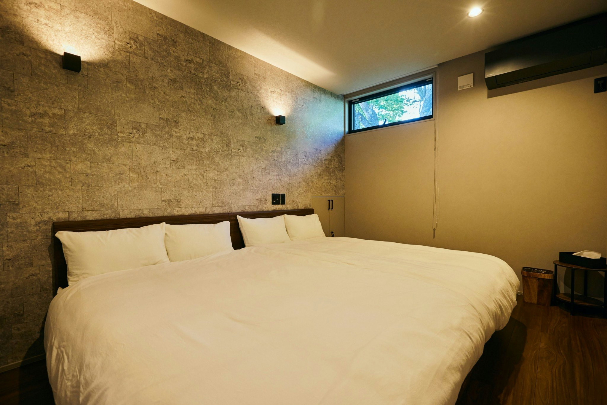 サウナ&BBQ&焚き火、せせらぎと森林浴のラグジュアリーヴィラ