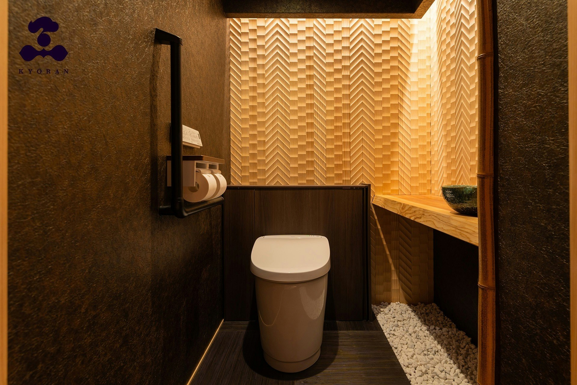 京都駅徒歩8分、アクセス便利好立地、4名2LDK、温もりある静かな町家一棟貸し