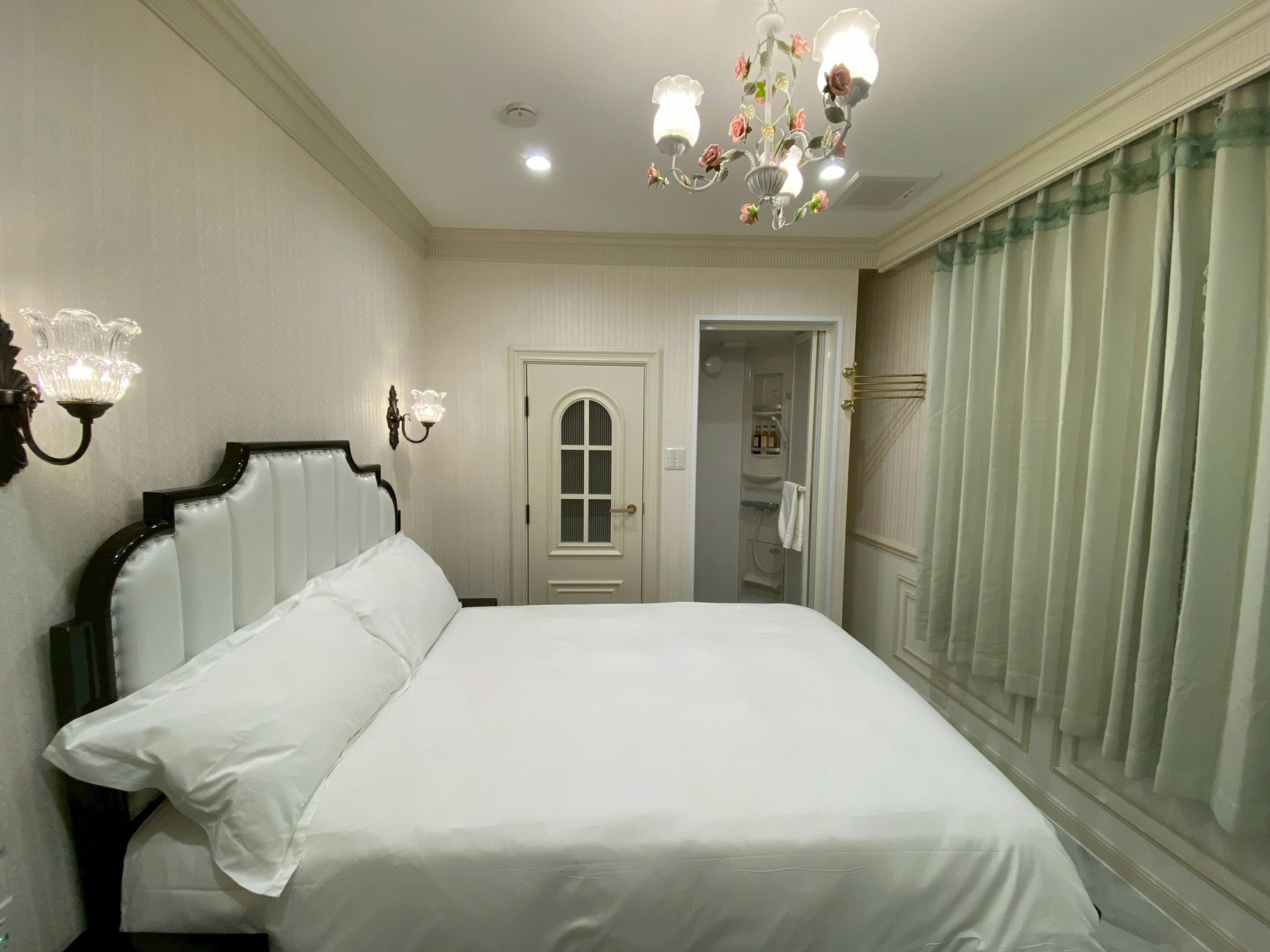 JR西九条駅すぐ!大阪ベイエリアの快適ステイ — 大同 Garden Hotel Annex ダブル