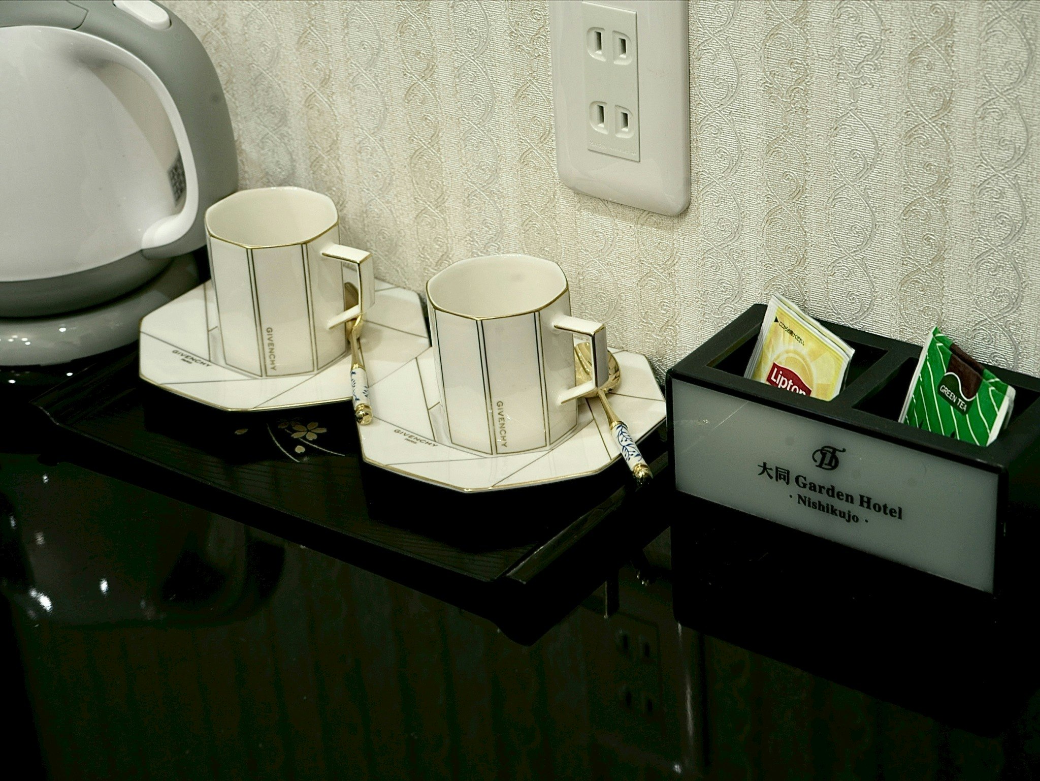 JR西九条駅すぐ!大阪ベイエリアの快適ステイ — 大同 Garden Hotel Annex ダブル