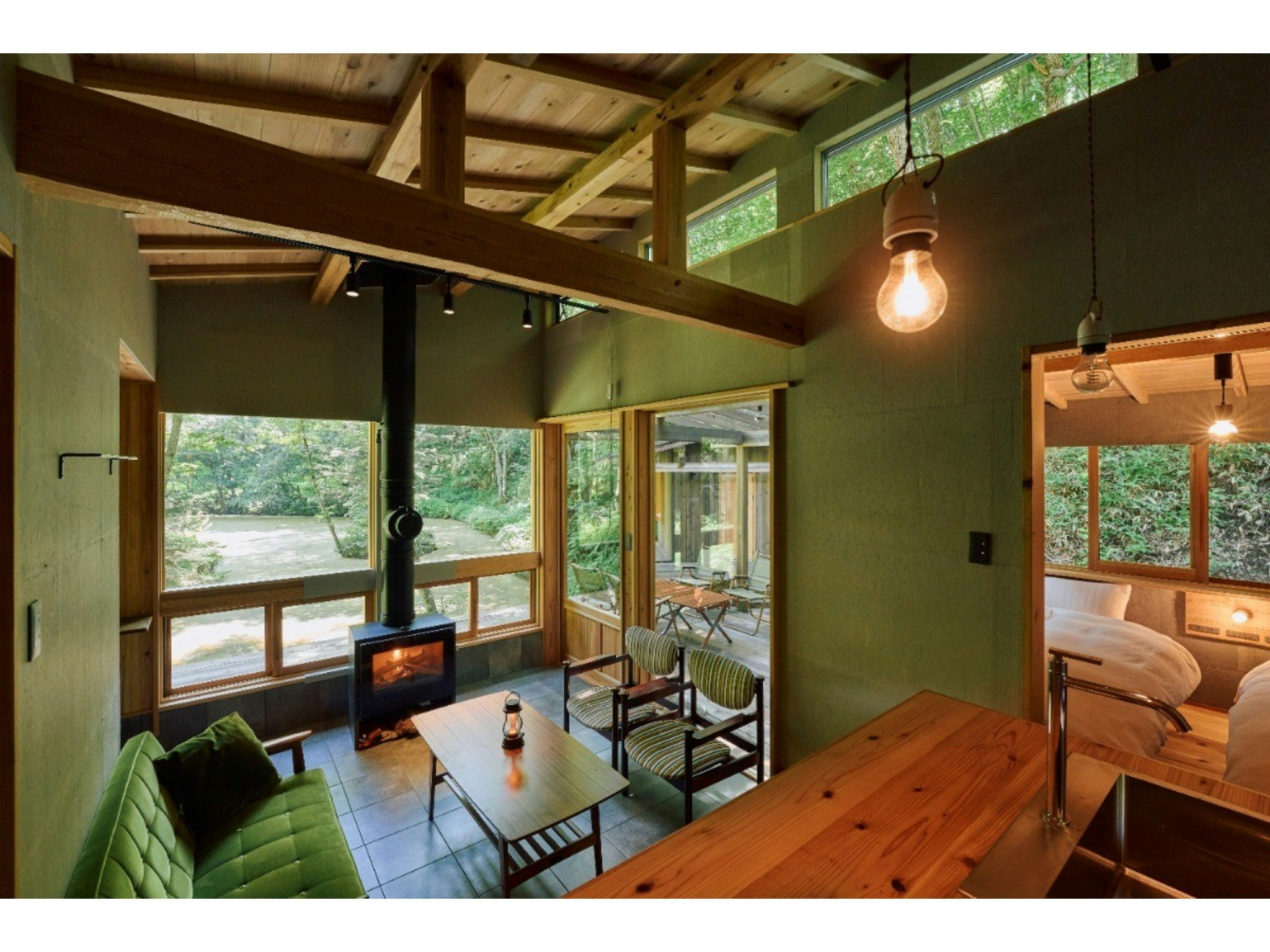 【禁煙】Hut -float- 薪ストーブがある池のほとりの暮らし