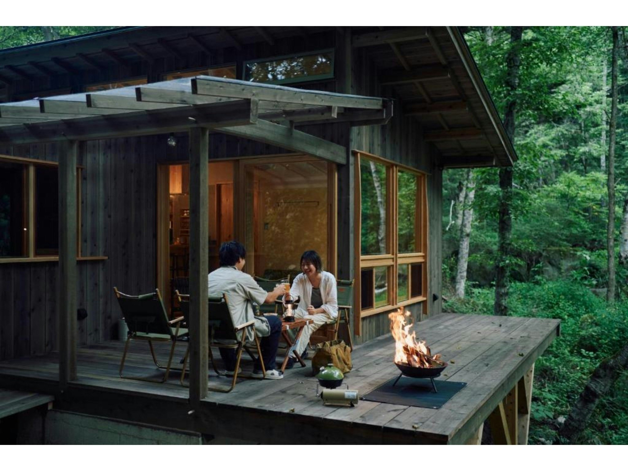 【禁煙】Hut -float- 薪ストーブがある池のほとりの暮らし