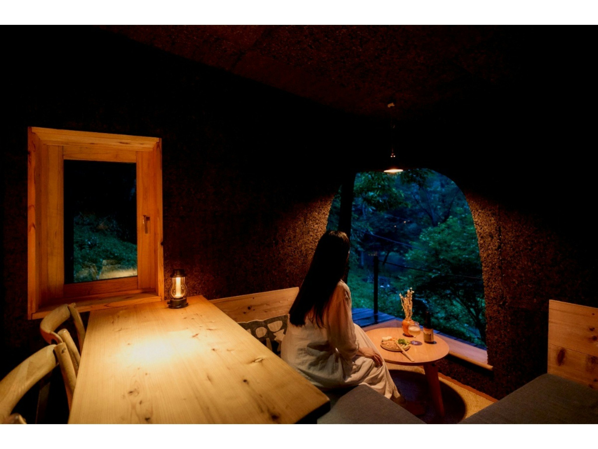 【禁煙】Hut -coal- 森に佇む漆黒の小さな家