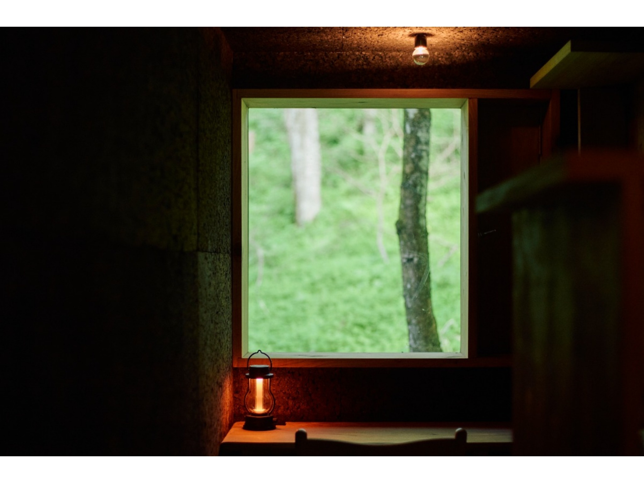 【禁煙】Hut -coal- 森に佇む漆黒の小さな家