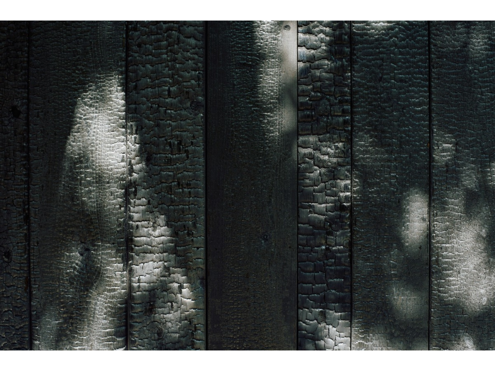 【禁煙】Hut -coal- 森に佇む漆黒の小さな家