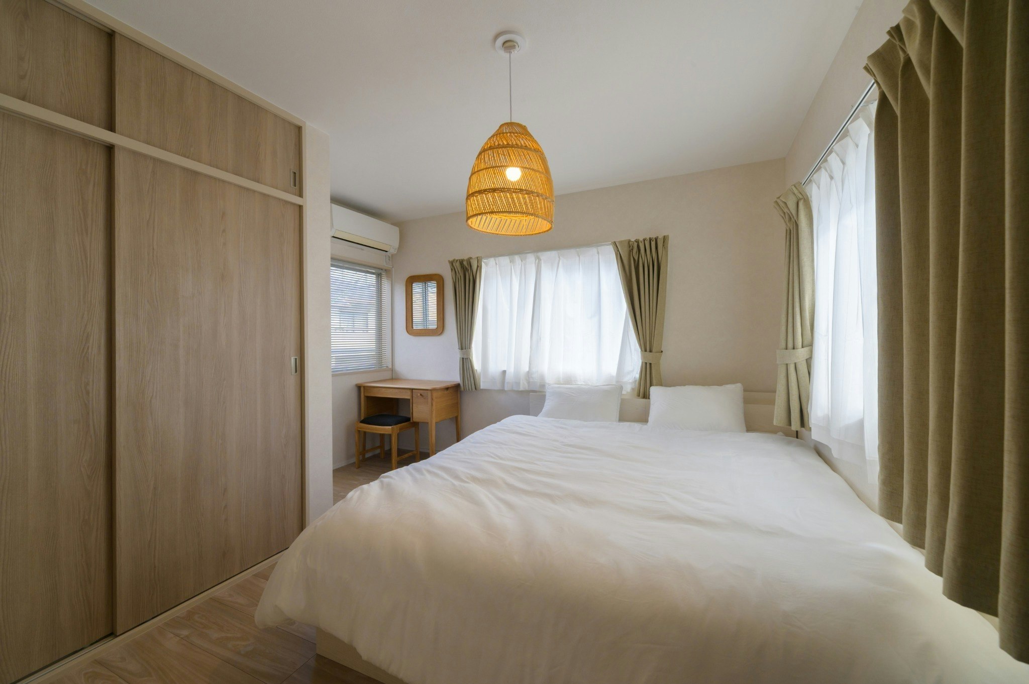 【一棟貸】 最大8名 無料駐車場 覚王山・池下駅9分 キングサイズベッド2台 ロフト 女子旅人気