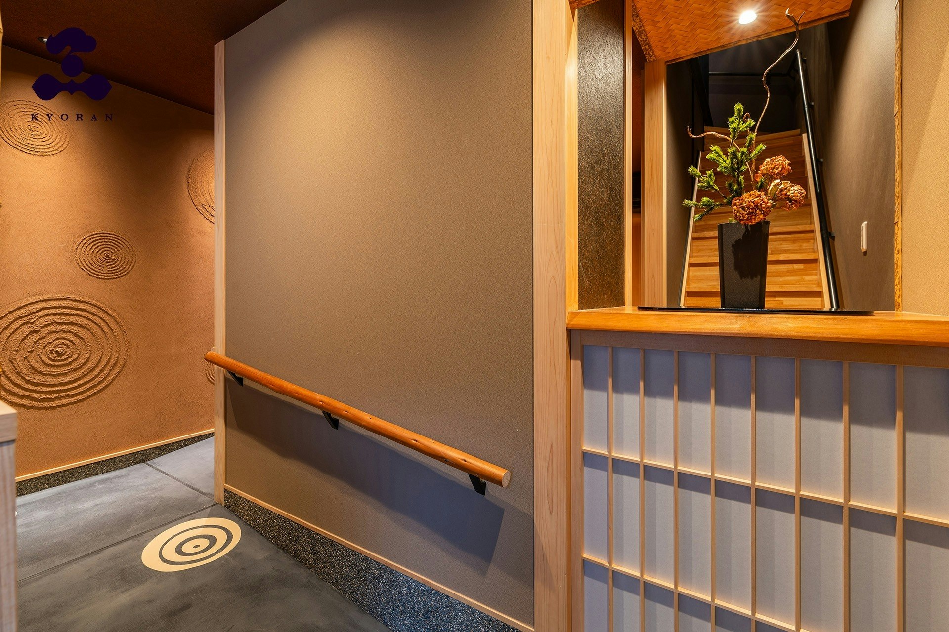 京都駅より歩8分、利便性に優れた好立地、5名2LDK、静寂を愉しむ町家一棟貸し