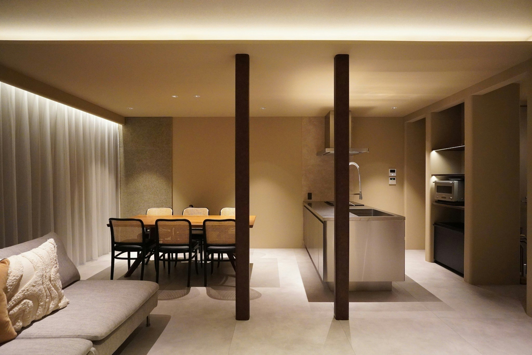 【2026年2月 NEW OPEN】福岡最大級の贅沢な広さ一棟貸切ホテル/最大22名/浴室/大画面