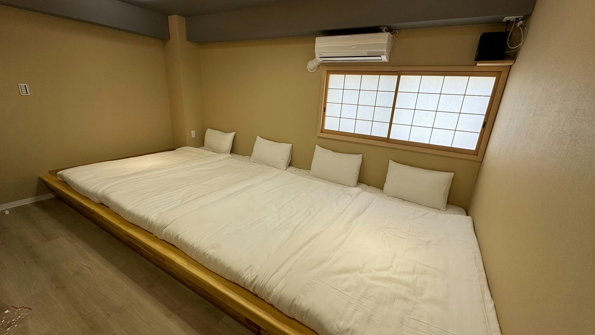 【和室クワッドルーム】天王寺駅まで徒歩2分・和モダン4人部屋・シャワーのみ