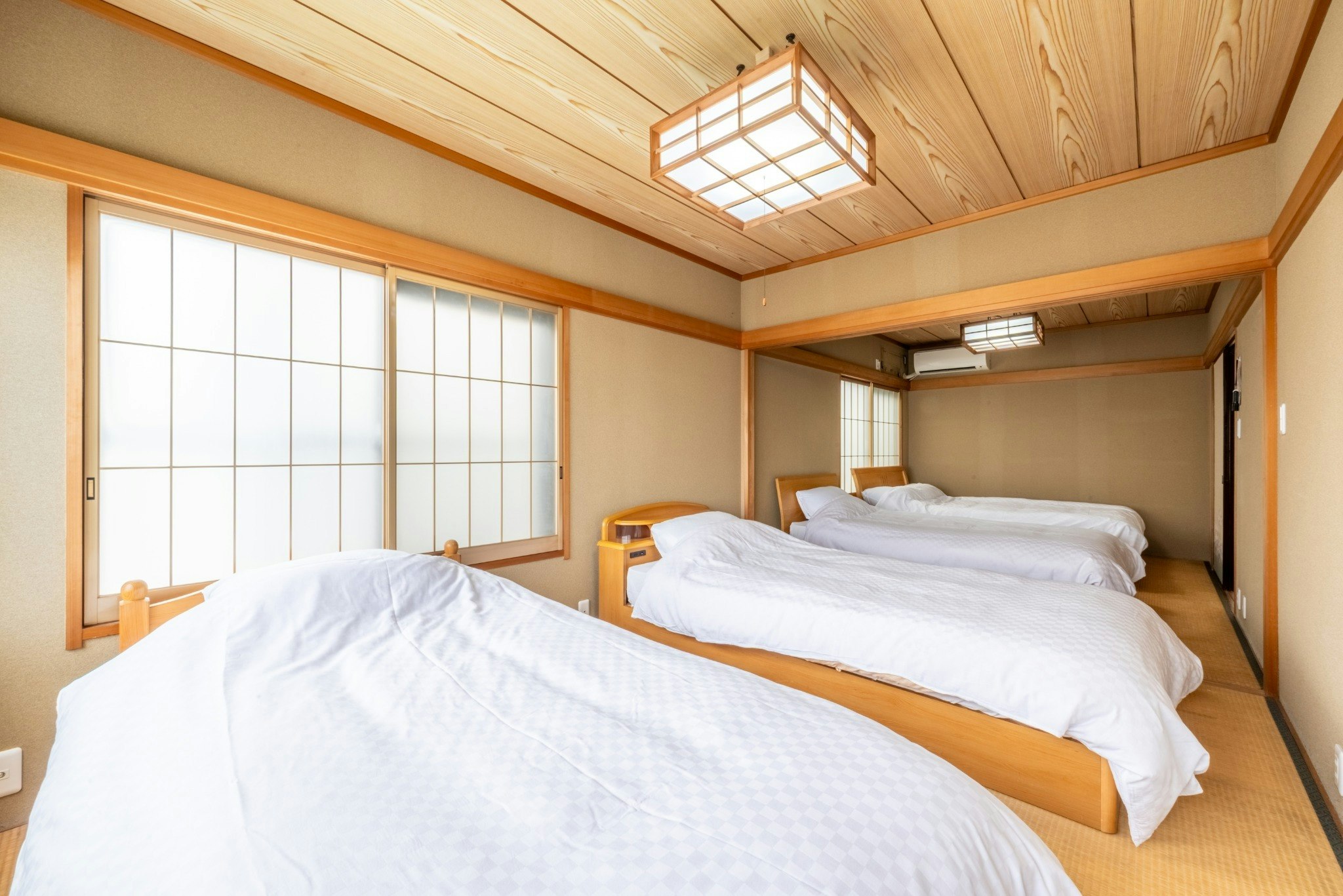ならまち・温泉近く・奈良駅徒歩17分[一棟貸切78m2最大10人/無料貸出自転車・駐車場有り/バス停