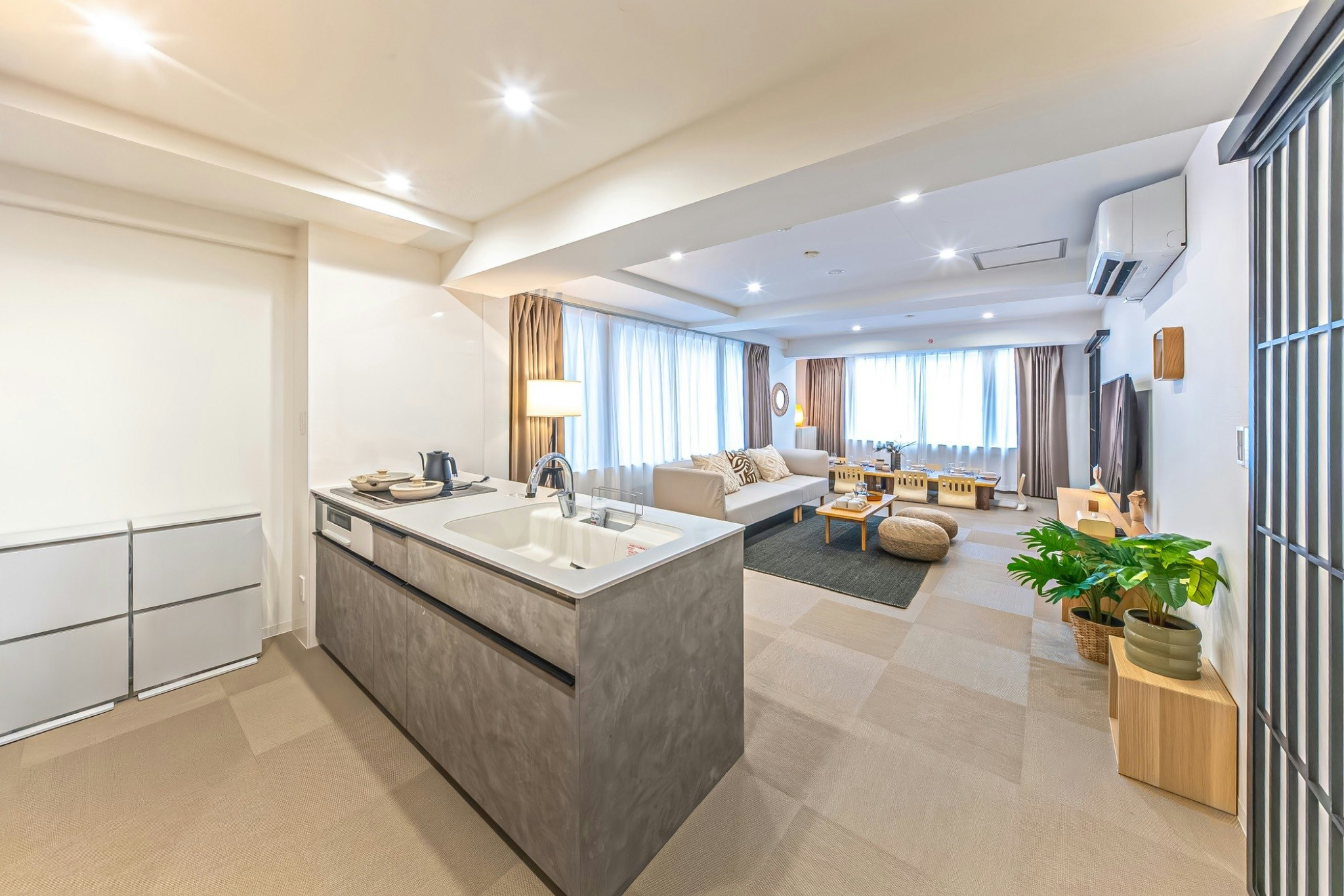 POKA HOTEL AOYAMA SIX