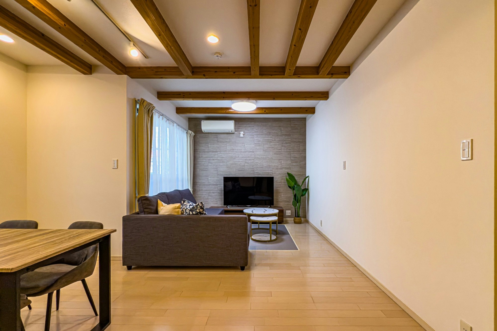 無料駐車場有【120m2 4BR】和モダン戸建てユニバーサルスタジオまで徒歩圏内 13名様まで宿泊可