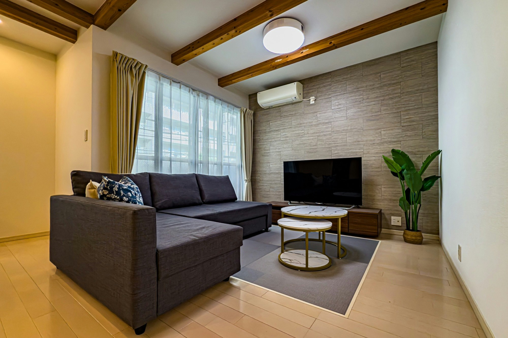 無料駐車場有【120m2 4BR】和モダン戸建てユニバーサルスタジオまで徒歩圏内 13名様まで宿泊可