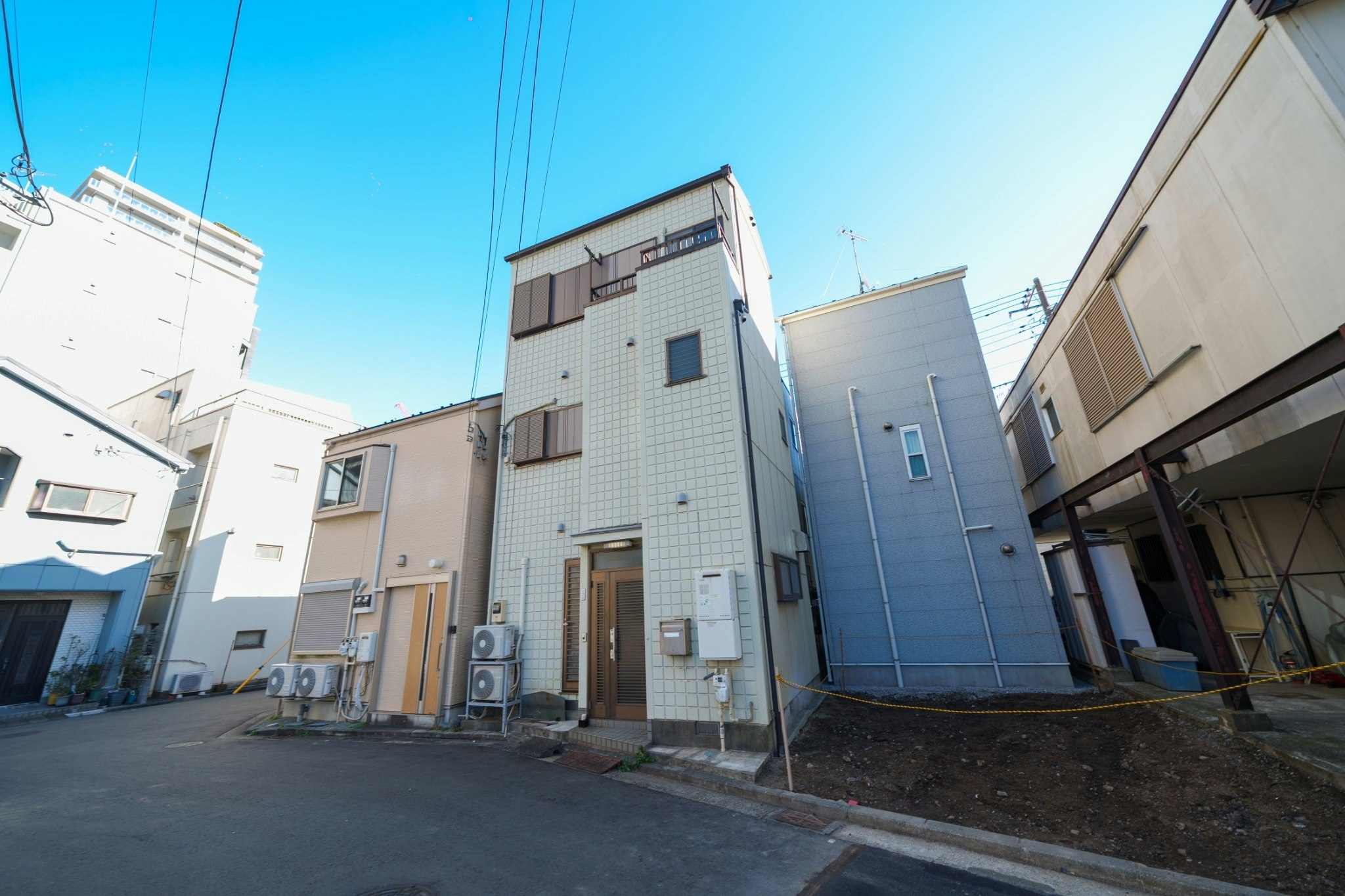 JR・京急東神奈川から徒歩4分/戸建て/1日1組限定/最大8名様宿泊可能