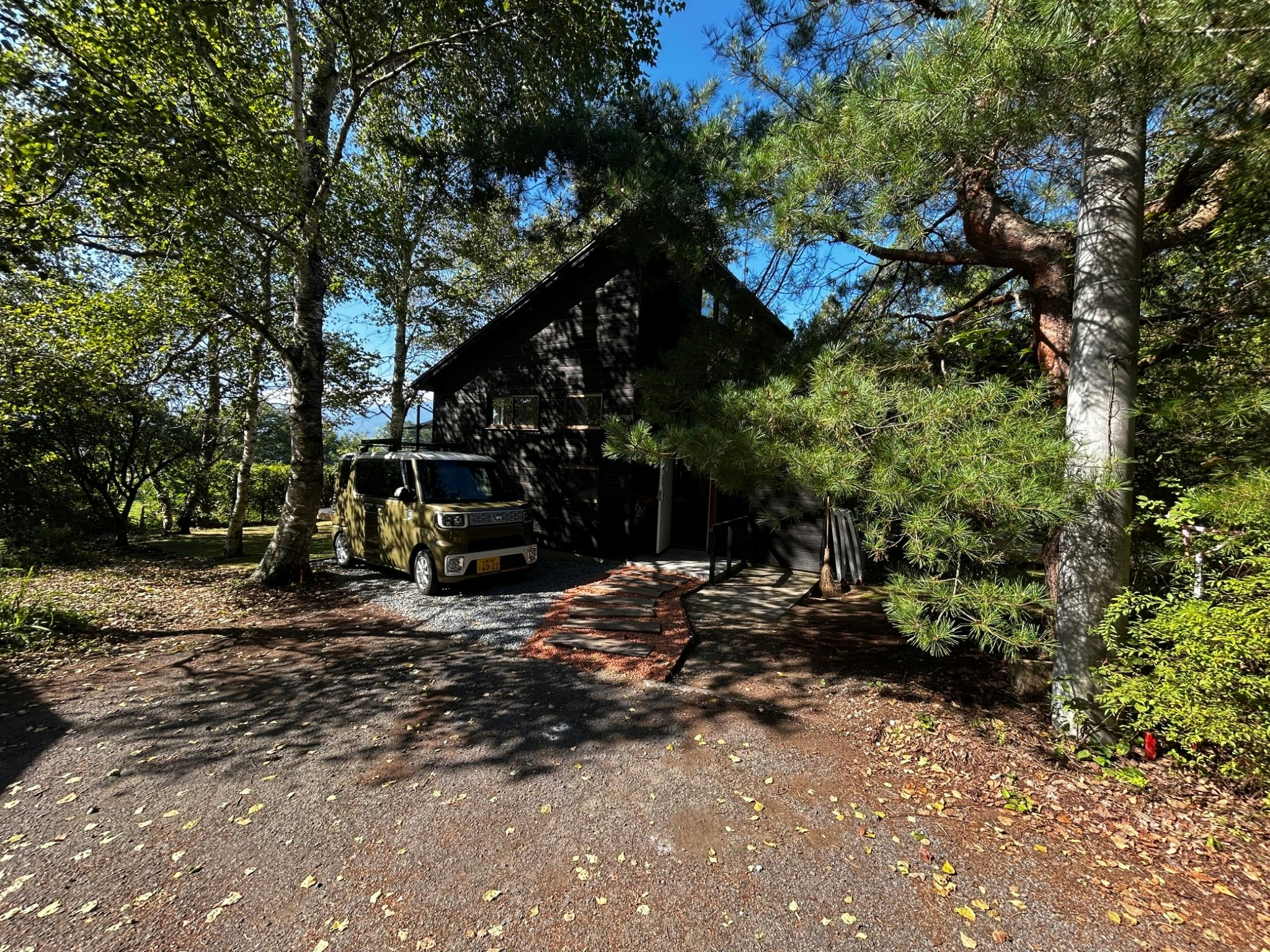 八ヶ岳南山麓南アルプスの絶景、ゆっくりした時を刻む空間の一棟貸し半露天風呂サウナコンビニ徒歩圏 リゾ