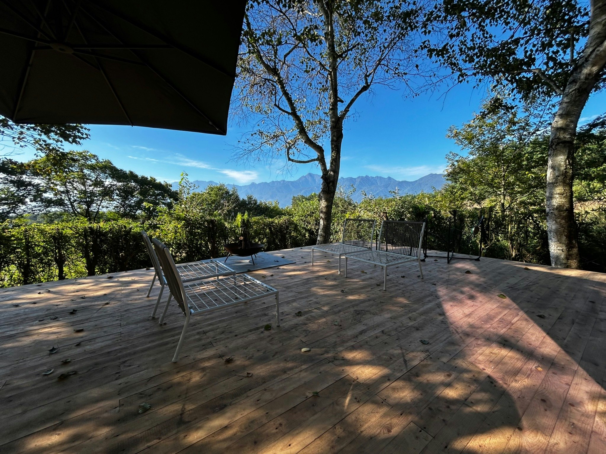 八ヶ岳南山麓南アルプスの絶景、ゆっくりした時を刻む空間の一棟貸し半露天風呂サウナコンビニ徒歩圏 リゾ