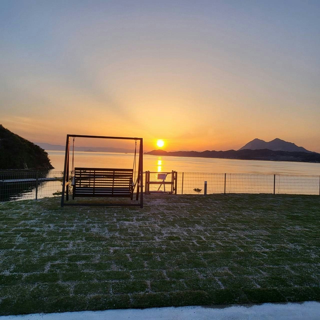 【広島県倉橋島】海辺の絶景を独り占めの一軒家 光と風が織り成すオンリーワンのくつろぎ空間