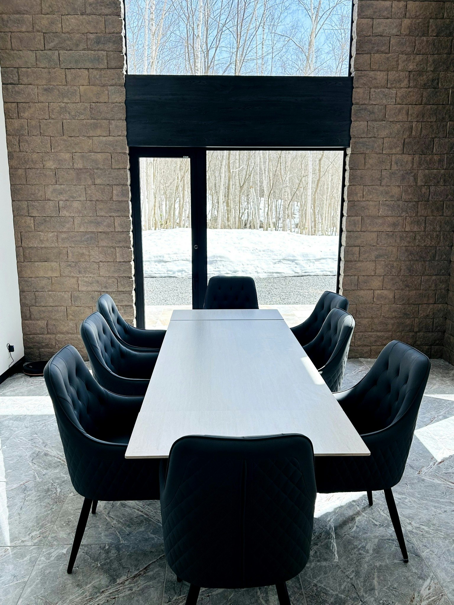 White Chalet Niseko|1日1組限定ヴィラ|15名・薪ストーブ・194m2