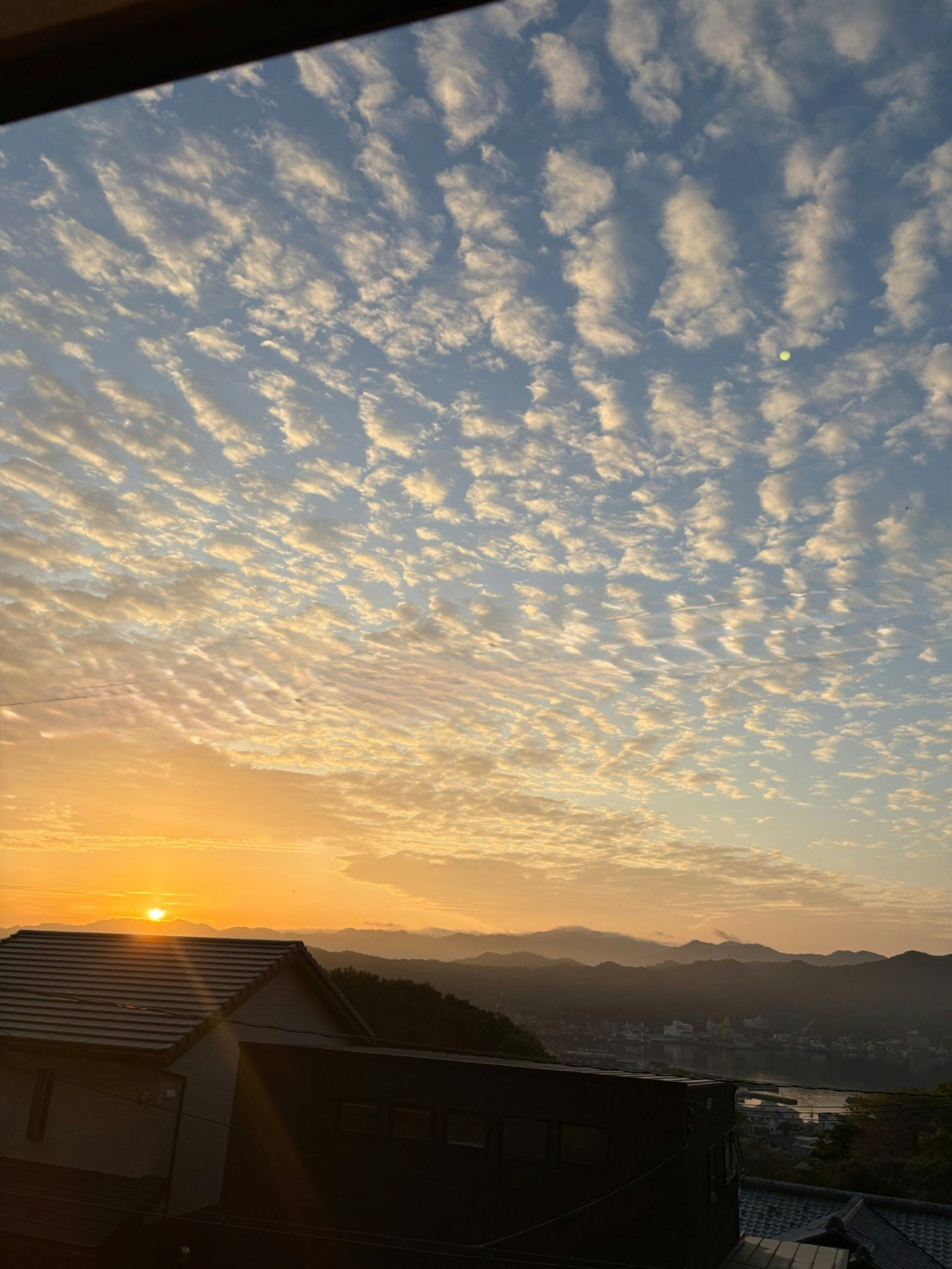 【新オープン】海を眺める静かな一棟貸し 淡路島の隠れ家で朝日を独占