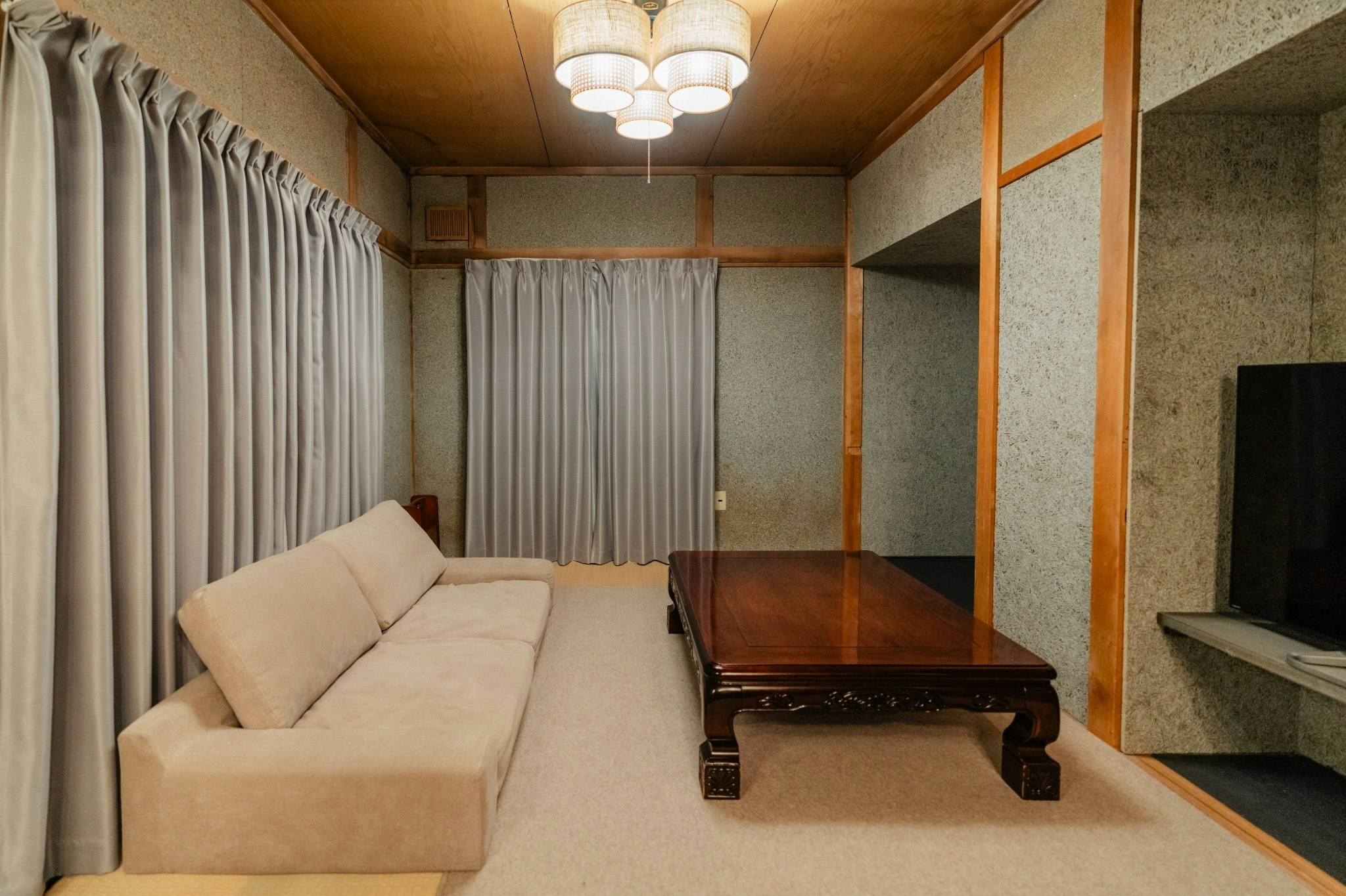 Cabin Build 竹|美瑛駅近く、公園前の静かな一棟貸し