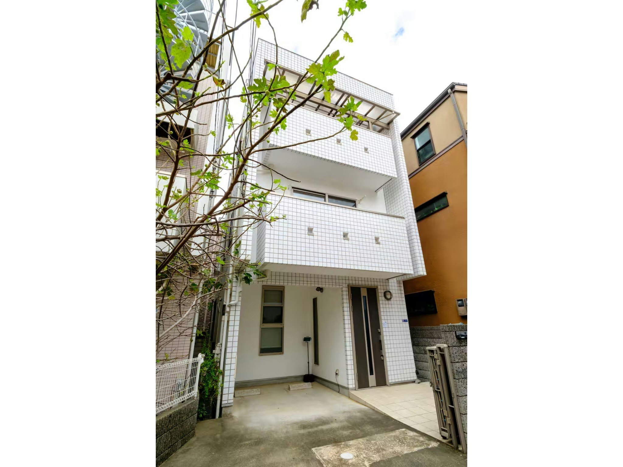 【禁煙】【戸建て貸切】無料駐車場あり|最大10名|新宿エリア・新大久保|コリアンタウンまで徒歩4分