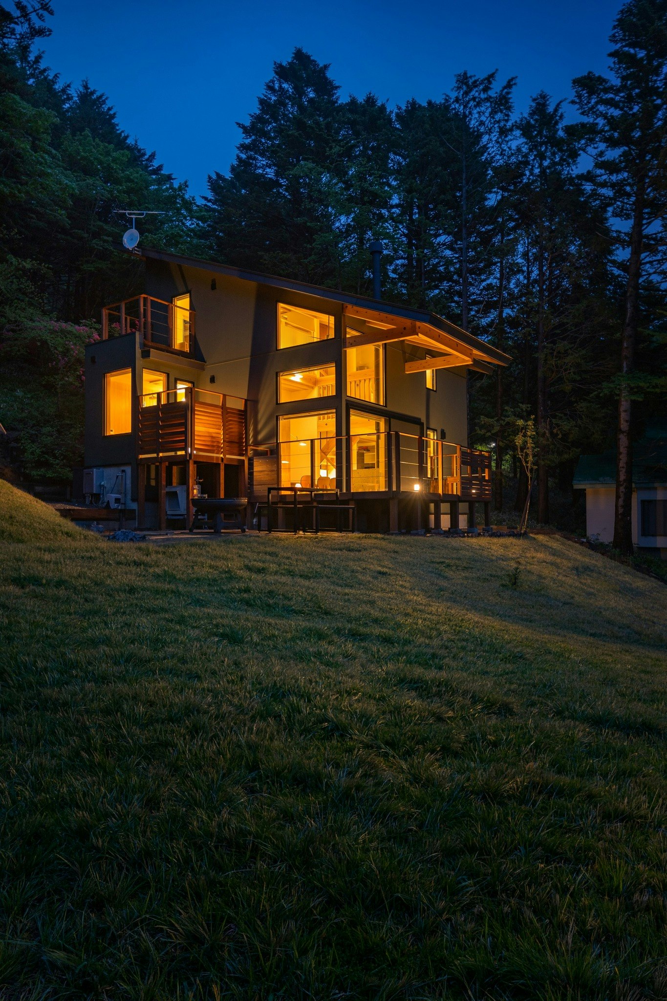 山の家(Nasu Skip House)、標高1200mのリトリート|眺望テラスと庭BBQ・石風呂